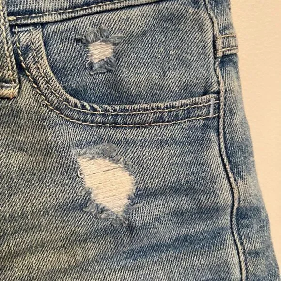 ⭐️HOLLISTER HIGH RISE MIDI SHORT - Picture 4 of 12